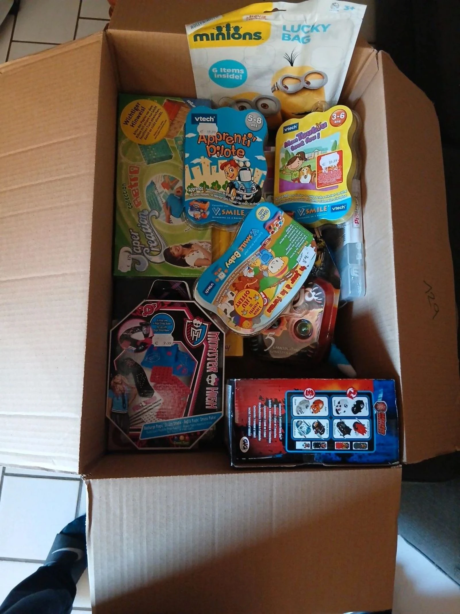 Lot de jouets enfant variés 